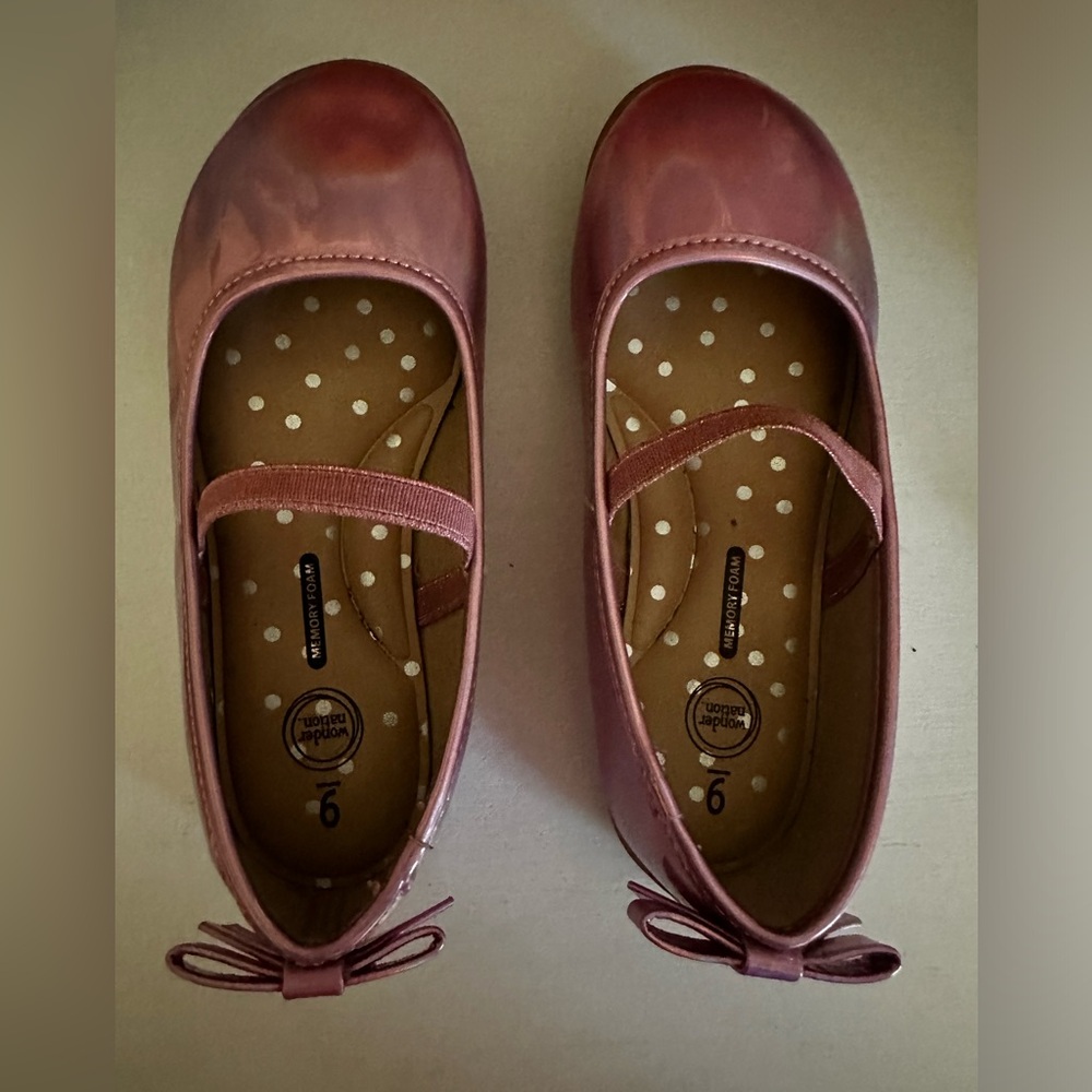 Toddler size 9 flats